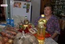 Продукты питания и маски бесплатно раздают нуждающимся в Алматы