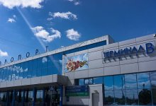 26 казахстанцев не могут вылететь из аэропорта в Омске