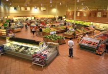 Вы рискуете заразиться - сотрудникам супермаркетов в Европе повысили зарплату