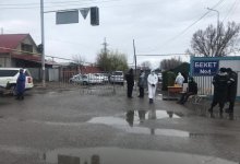 Пьяный водитель снес блокпост в Алматы: виновник оказался злостным нарушителем ПДД