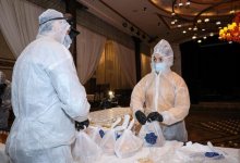 Казахстанские спортсмены доставляют одиноким старикам горячие обеды в Нур-Султане