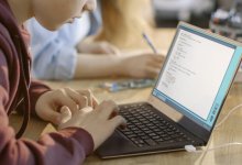 Почему запуск онлайн-обучения школьников прошел неудачно в Казахстане