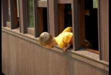 Ребенок выпал из окна четвертого этажа в Темиртау