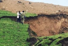 Огромные трещины появились на месте схода оползня в Туркестанской области