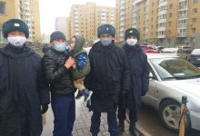 Житель Нур-Султана оставил двухлетнего сына в машине и ушел в магазин: малыш пропал