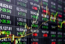 Курс доллара на бирже упал на три тенге вслед за восстановлением цены на нефть