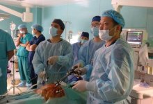 В Алматы провели уникальную операцию онкологическому больному