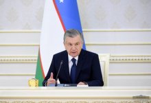 «У нас все еще карантин» - президент Узбекистана запретил снимать маски