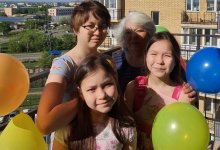 В День Победы кокшетауцы спели военные песни со своих балконов