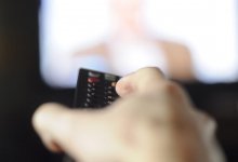 Казахстанцы смотрят на карантине "поле чудес" и новости. Разбираемся, что происходит в отечественном телевидении