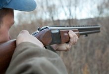 Казахстанца с оружием и без документов задержали в Омской области РФ