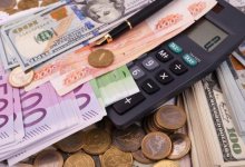 В Казахстане активно покупают доллары и рубли, а спрос на евро значительно упал