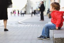 Потерявшуюся четырехлетнюю девочку нашли полицейские в Капшагае