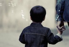 Павлодарец схватил и пытался утащить ребенка прямо во дворе дома. В полиции прокомментировали инцидент