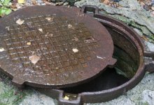 Работник ЦОНа спас двух сотрудников "Алматы Су" от гибели