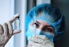 Россия может начать массовую вакцинацию от КВИ осенью