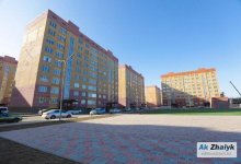В Атырау заселили людей в новый дом, который может обрушиться