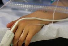 «Не знаю, в какие двери стучать» - мама впавшей в кому девочки после стоматологии
