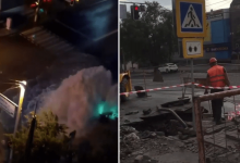 Порыв горячей воды разбил машины и светофор в Алматы