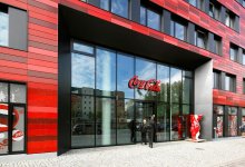 Coca-Cola уходит из соцсетей из-за бойкота, связанного с расизмом