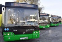 В Алматы закрылся крупный автобусный парк. Пассажиры жалуются на долгое ожидание