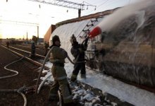 Вагоны с бензином сошли с рельсов на станции в Жамбылской области: вспыхнул пожар