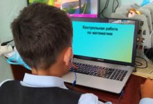 Известный блогер раскритиковал Минобразования за «страусиную позицию»