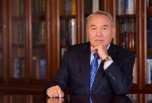Нурсултан Назарбаев принимает поздравления с юбилеем