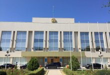 30 служебных автомашин передал поликлиникам Актау областной акимат