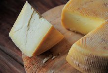 В Казахстане сильно подорожал сыр