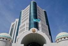 На каждое кресло сенатора в Парламенте Казахстана претендуют три человека