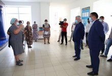 Сельчане требуют отставки акима, которая заняла эту должность после отца