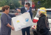 Партийцы Nur Otan раздали многодетным матерям продуктовые корзины