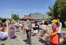 100 корзин здоровья вручили жасотановцы врачам в Шымкенте