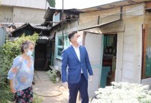 Партийцы Nur Otan помогли одинокой пенсионерке с инвалидностью