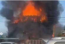 В Алматы загорелось здание