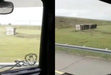 Из-за лопнувшего баллона грузовик вылетел с трассы "Нур-Султан - Петропавловск"