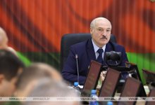 Путин пообещал помочь Лукашенко