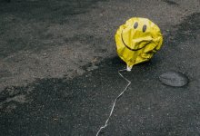 Яму, которую дети поздравили с днем рождения, заделают. Акимат Алматинской области ее все-таки нашел