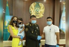 Казахстанский тяжелоатлет спас людей из огня. Его наградили