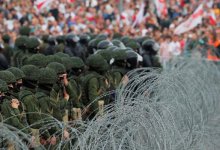 В Минск начали стягивать военную технику и бойцов ОМОН