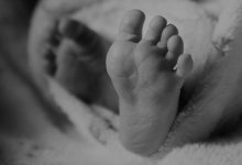 "Да простит нас бог": Атырауских медиков обвиняют в умышленном убийстве младенца