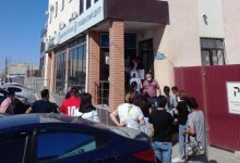Жители Атырау штурмуют офис ЕНПФ и выстраиваются в очереди