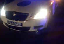 Полицейского сбили и прокатили на капоте авто в Туркестанской области