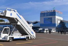 Токаев прилетел в Костанай, где проверит работу аграриев и производителей еды