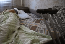 После спасения пятилетней девочки казахстанец оказался прикованным к кровати