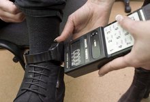 За коррупционерами в Казахстане будут следить с помощью электронных браслетов