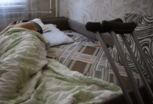 В Акмолинской области мужчина спас ребенка ценой своего здоровья. Семью девочки нашли спустя четыре года