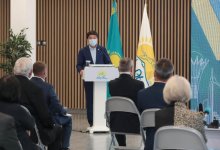 Бауыржан Байбек поздравил учителей с профессиональным праздником