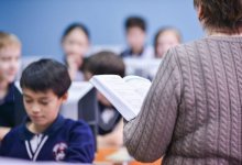 Токаев поздравил учителей с праздником